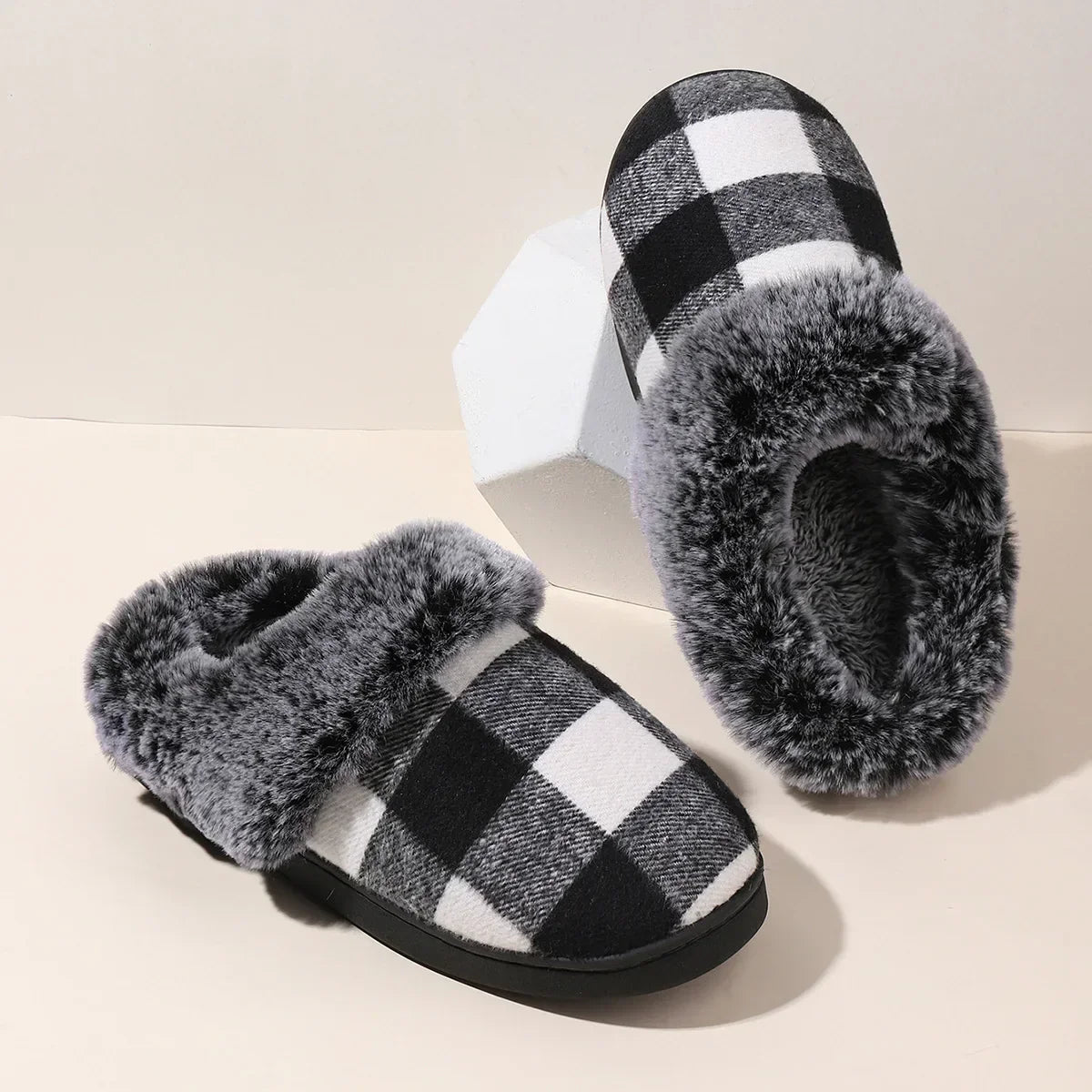 Velvet Vibes Pantoufle - Pantoufles d'hiver adaptées aux enfants en laine et coton avec semelle antidérapante