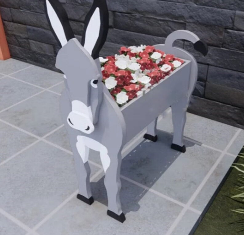 Charming garden animal figures made of PVC