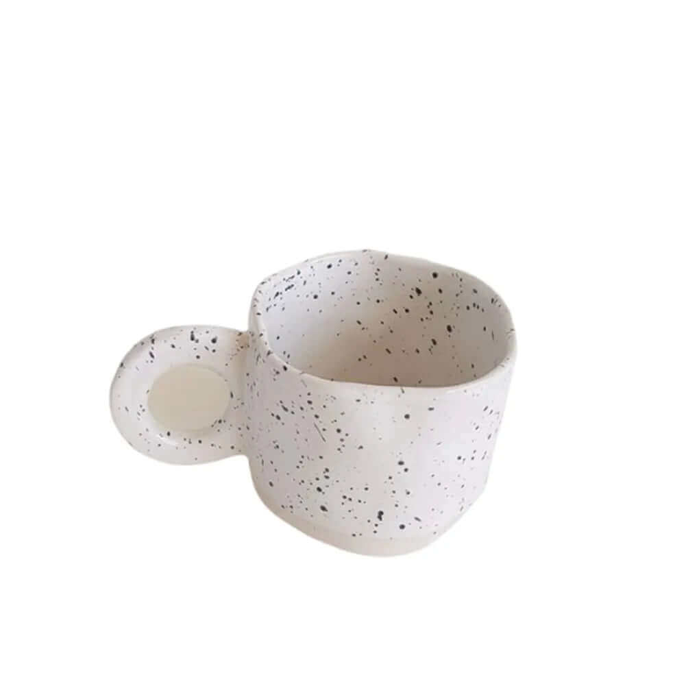 Tasses en porcelaine faite à la main irrégulière couleur bonbon
