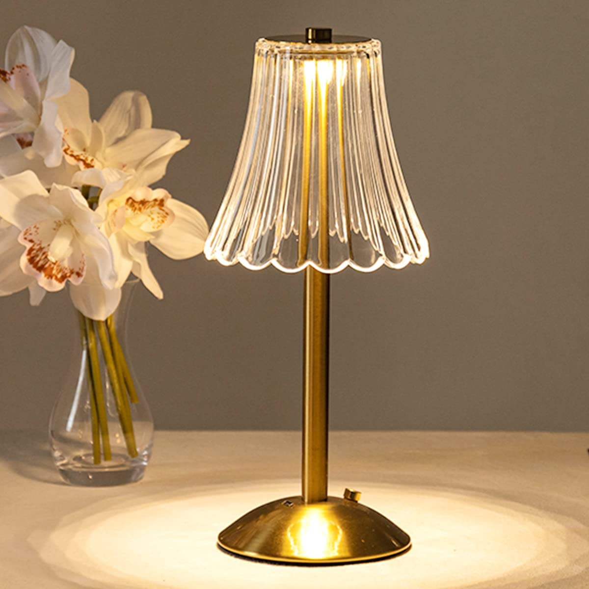 Alise - Lampe de table rechargeable en cristal doré