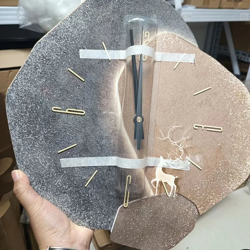 CreamWind Horloge – Horloge mural moderne et élégante avec LED