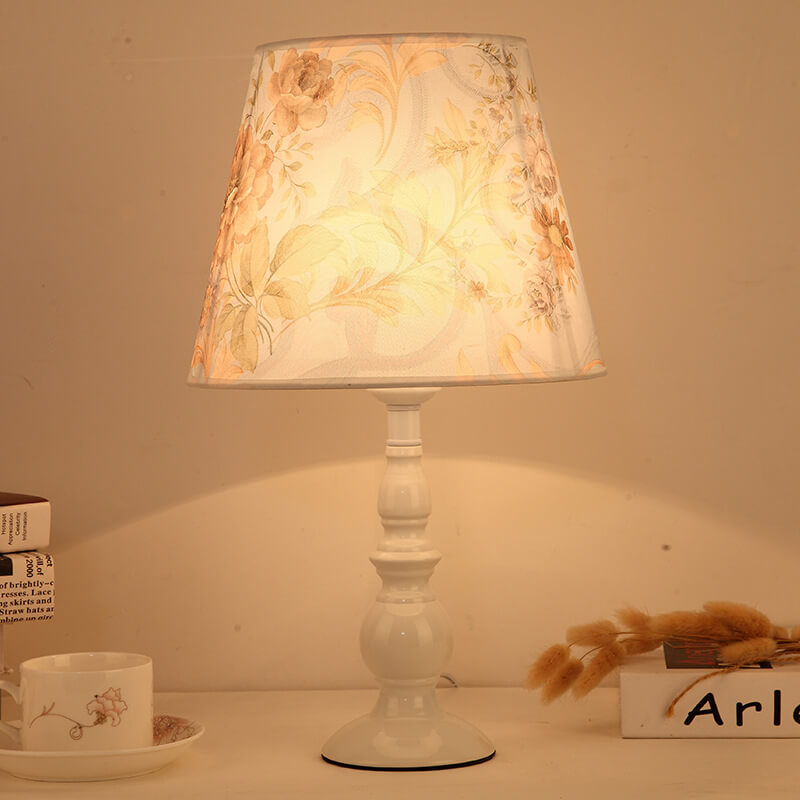 Floroux Lampe de Table Exclusive avec Abat-jour en Tissu | Motif Floral | Design de Vase | Fonction de Dimming LED | Éclairage Élégant pour la Maison