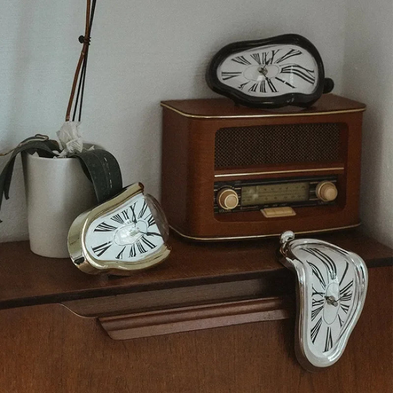 MeltHorloge – Horloge Surréaliste pour Intérieur Moderne