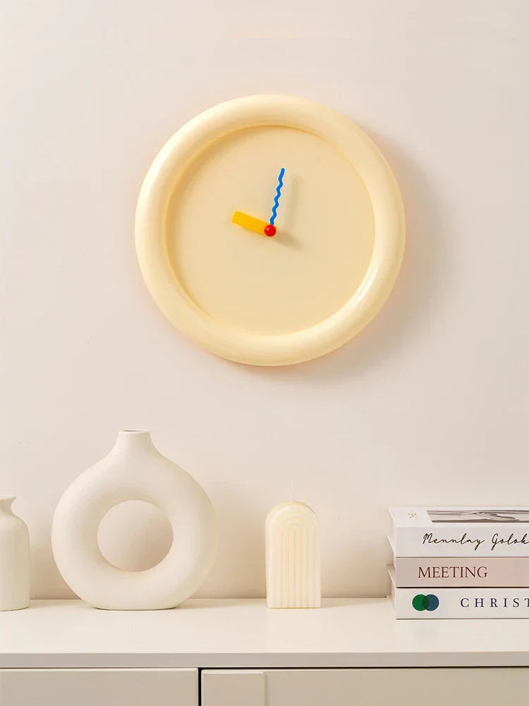 EpeiusHome – Horloge Mur Memphis pour Espaces Élégants