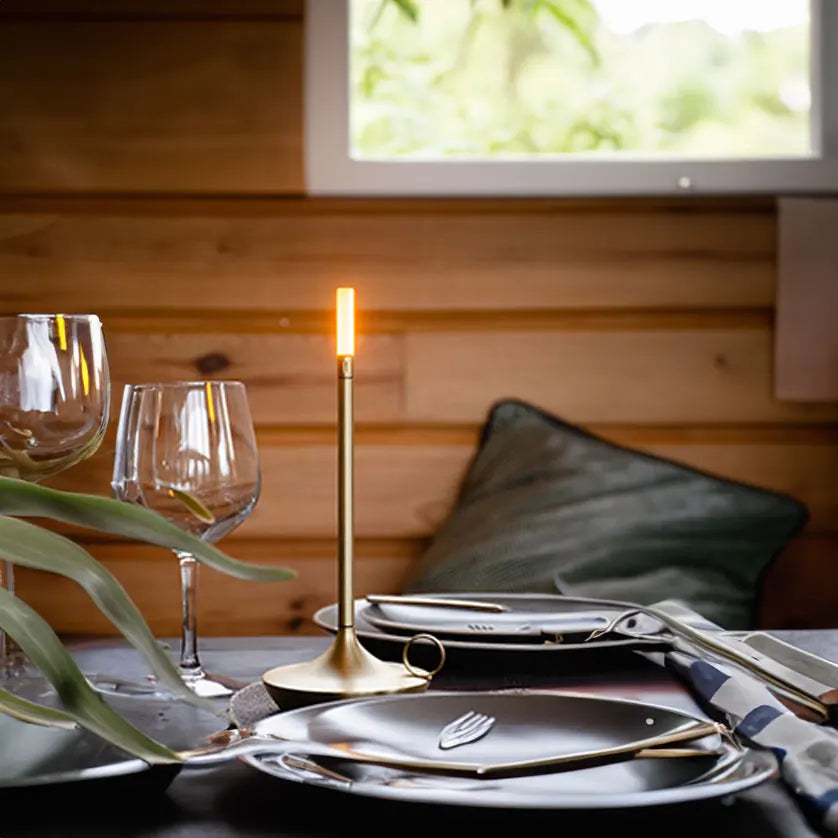 LuminaFlex – Lampe LED USB de Bureau Compacte et Polyvalente