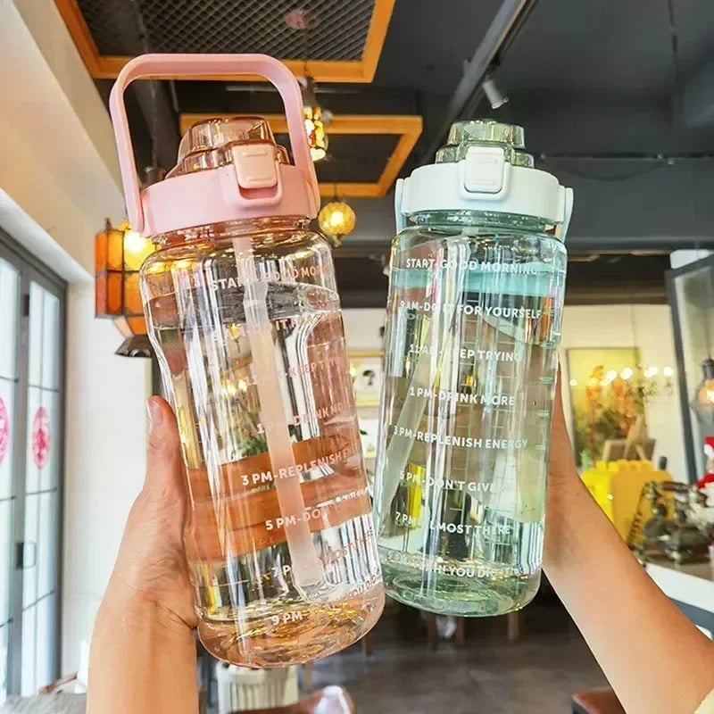 HydroMax – Bouteille d’Eau Portable 2L avec Paille, Indicateur de Temps et Grande Capacité