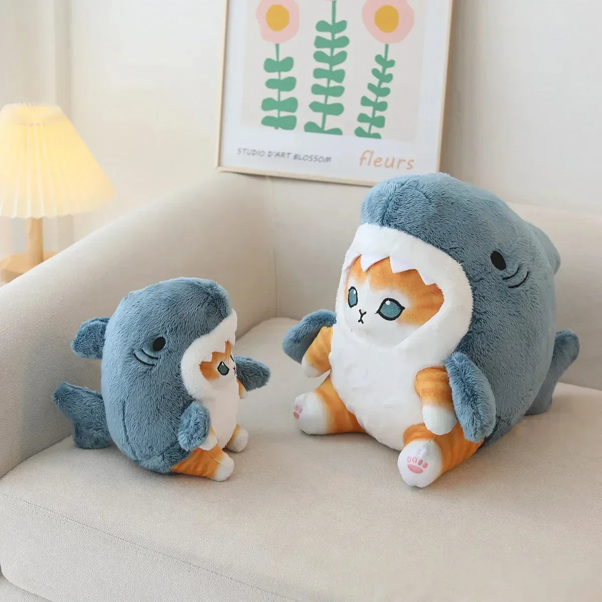 Floroux - Chat câlin espiègle dans un joli costume de requin pour enfants