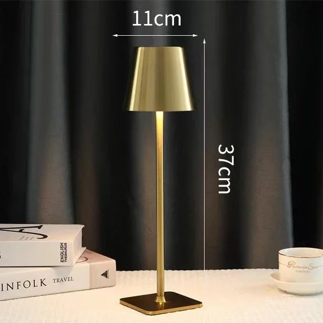 LumiLuxe - Lampe LED Portable USB Élégante pour Hôtel