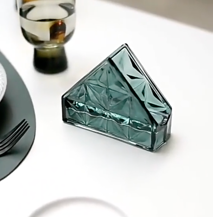 Porte-serviettes en verre avec des joyaux de couronne