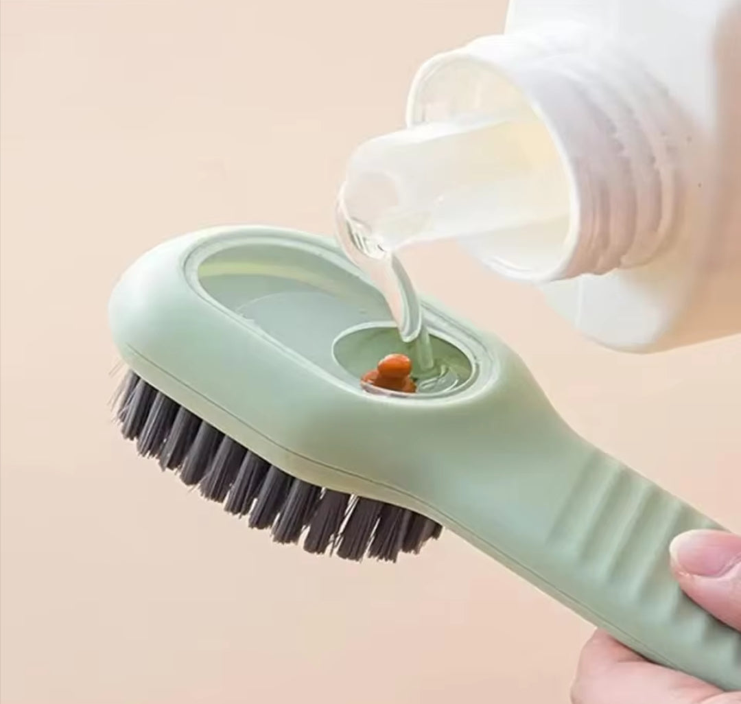 Brosse de nettoyage multifonctionnelle avec distributeur de savon