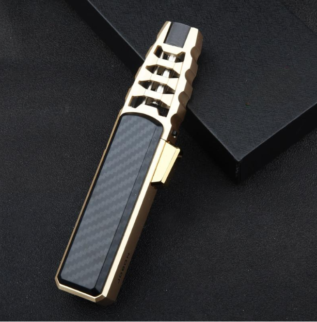 BlazeGuard Briquet – Robuste Flamme Résistante au Vent pour Aventure