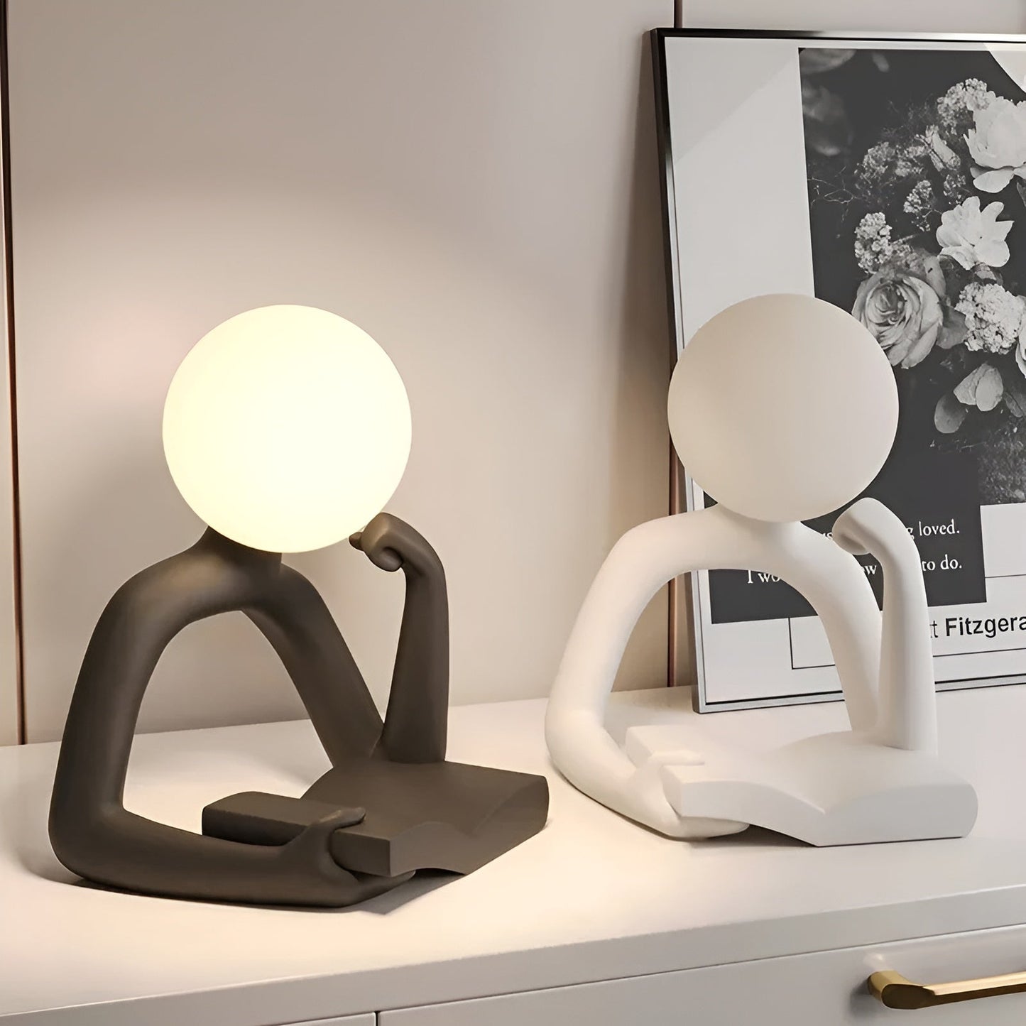 LuxLume Lampe de Table Designer Raffinée – Art Moderne avec Éclairage Ambiant