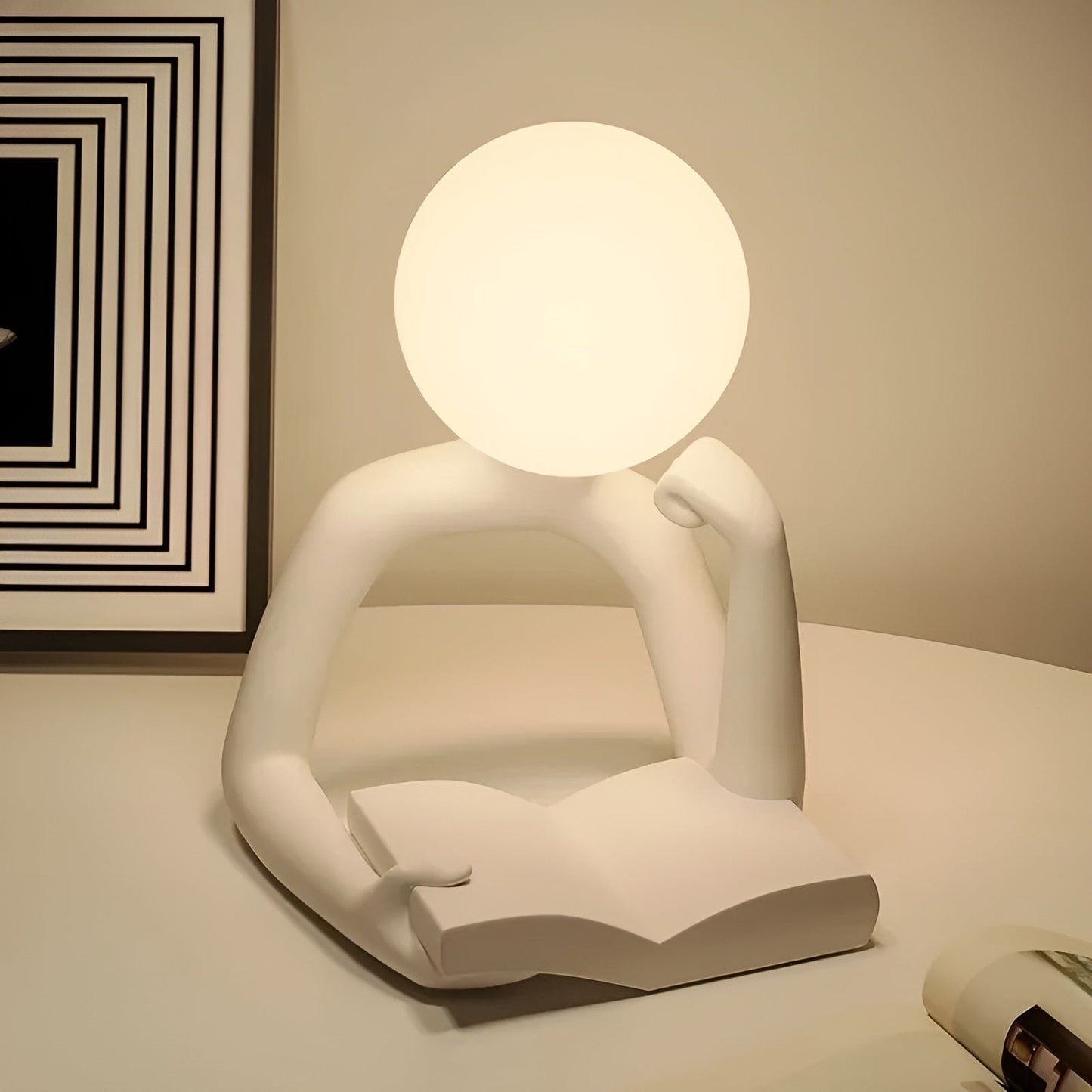 LuxLume Lampe de Table Designer Raffinée – Art Moderne avec Éclairage Ambiant