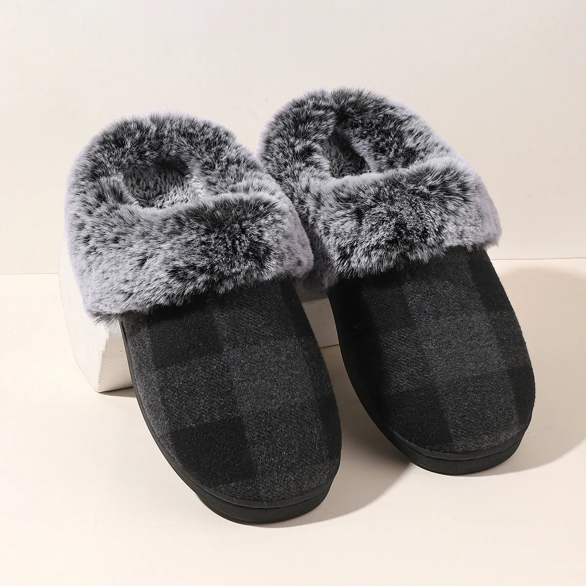 Velvet Vibes Pantoufle - Pantoufles d'hiver adaptées aux enfants en laine et coton avec semelle antidérapante