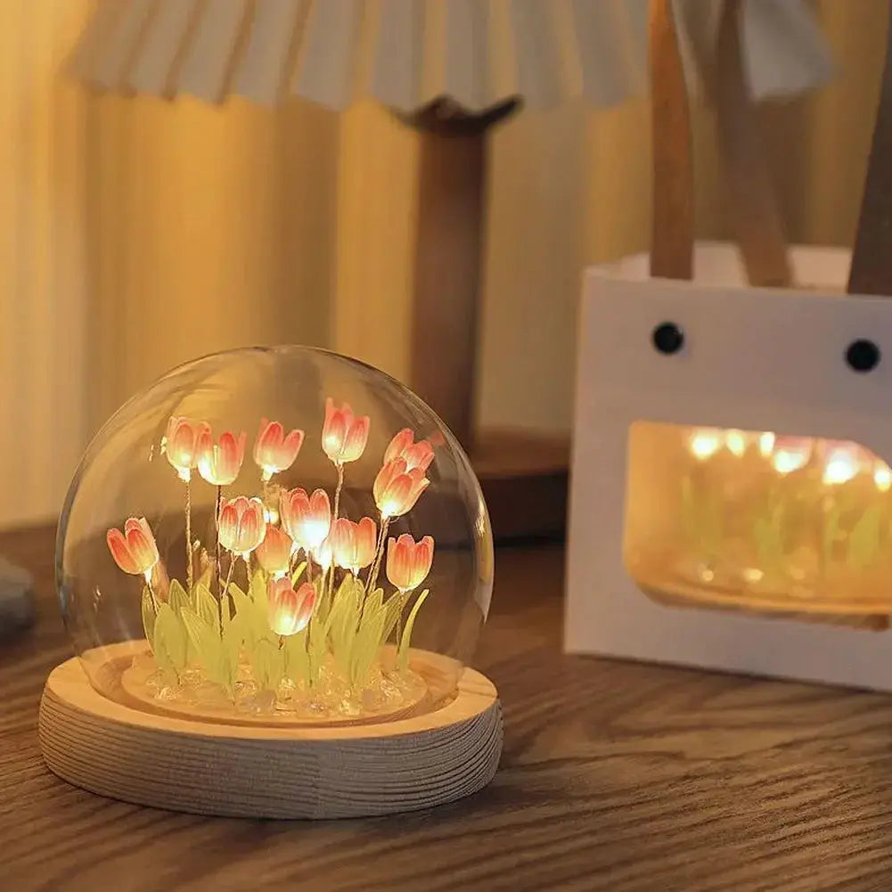 ÉclatTulipe - Lampe de Nuit Faite à la Main en Verre