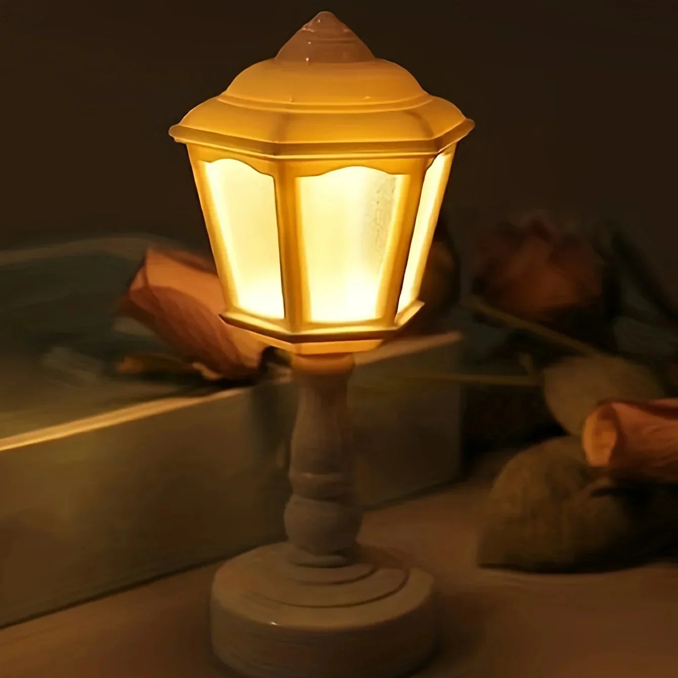 LumièreGéométrique – Lampe de Table LED Rechargeable au Design Unique