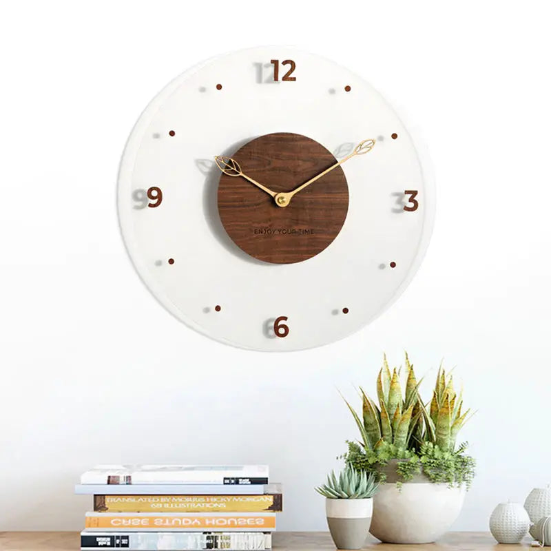 Horloge Murale Noisera – Élégance Naturelle en Bois de Noyer