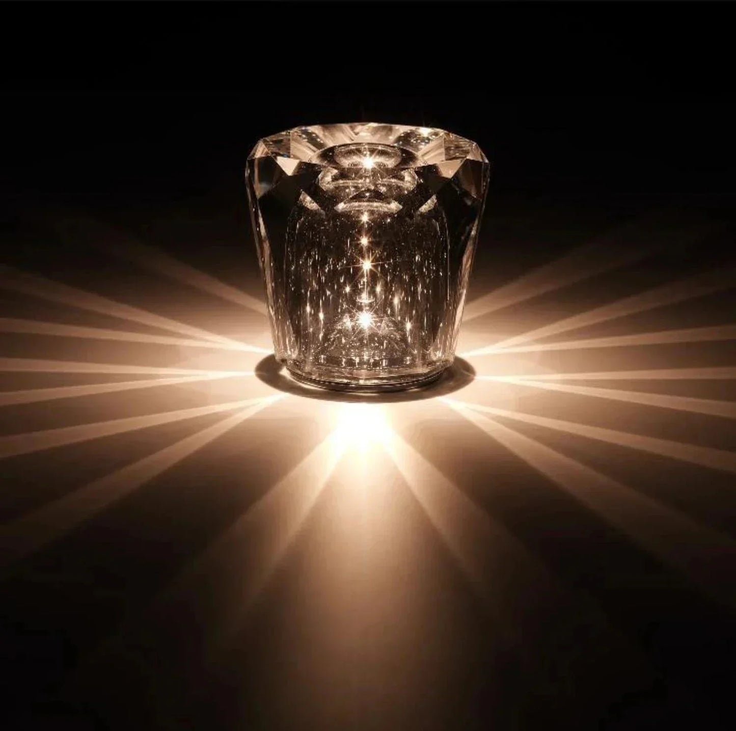 LuminaCristal – Lampe de Table en Cristal Élégante pour Restaurant et Bar
