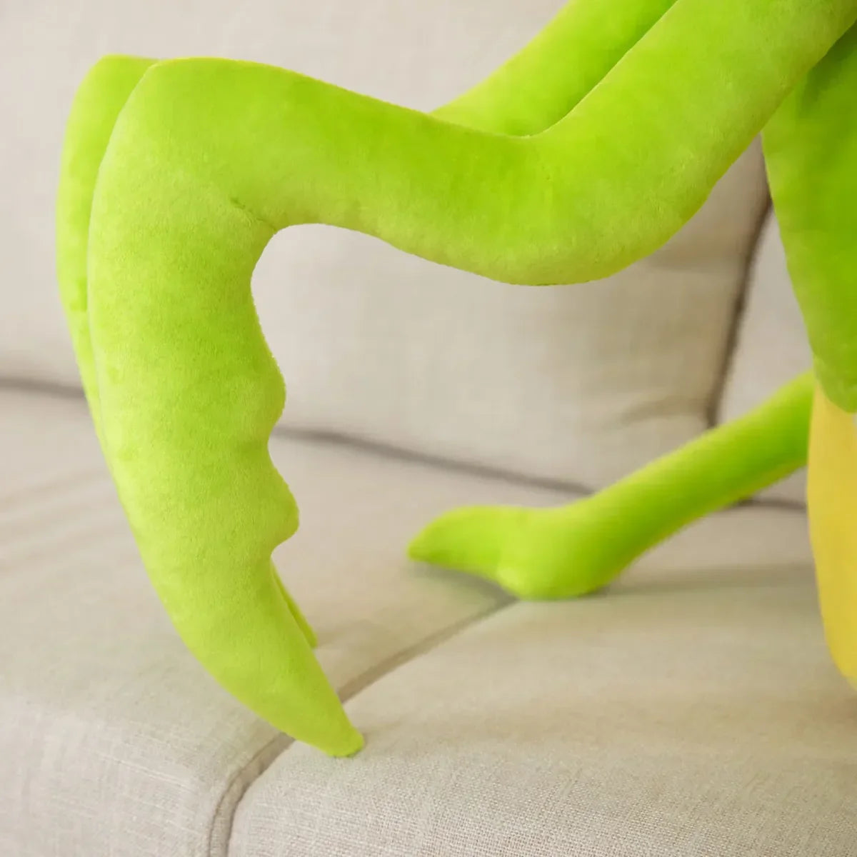 Floroux - Mantis Douillette pour Enfants : Le compagnon parfait pour l'imagination et l'aventure