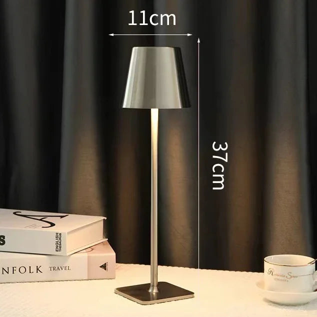 LumiLuxe - Lampe LED Portable USB Élégante pour Hôtel