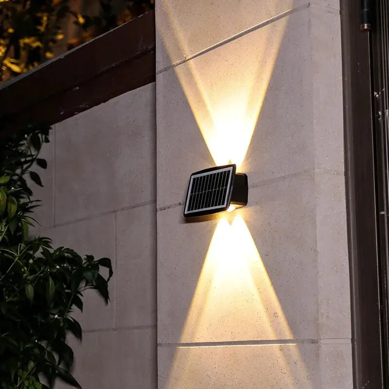 SunGlare – Lampe murale solaire extérieure