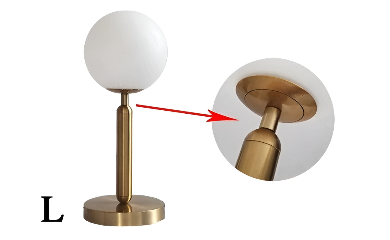 SphereShine Luxe Lampe de Table en Verre & Laiton – Élégance et LED