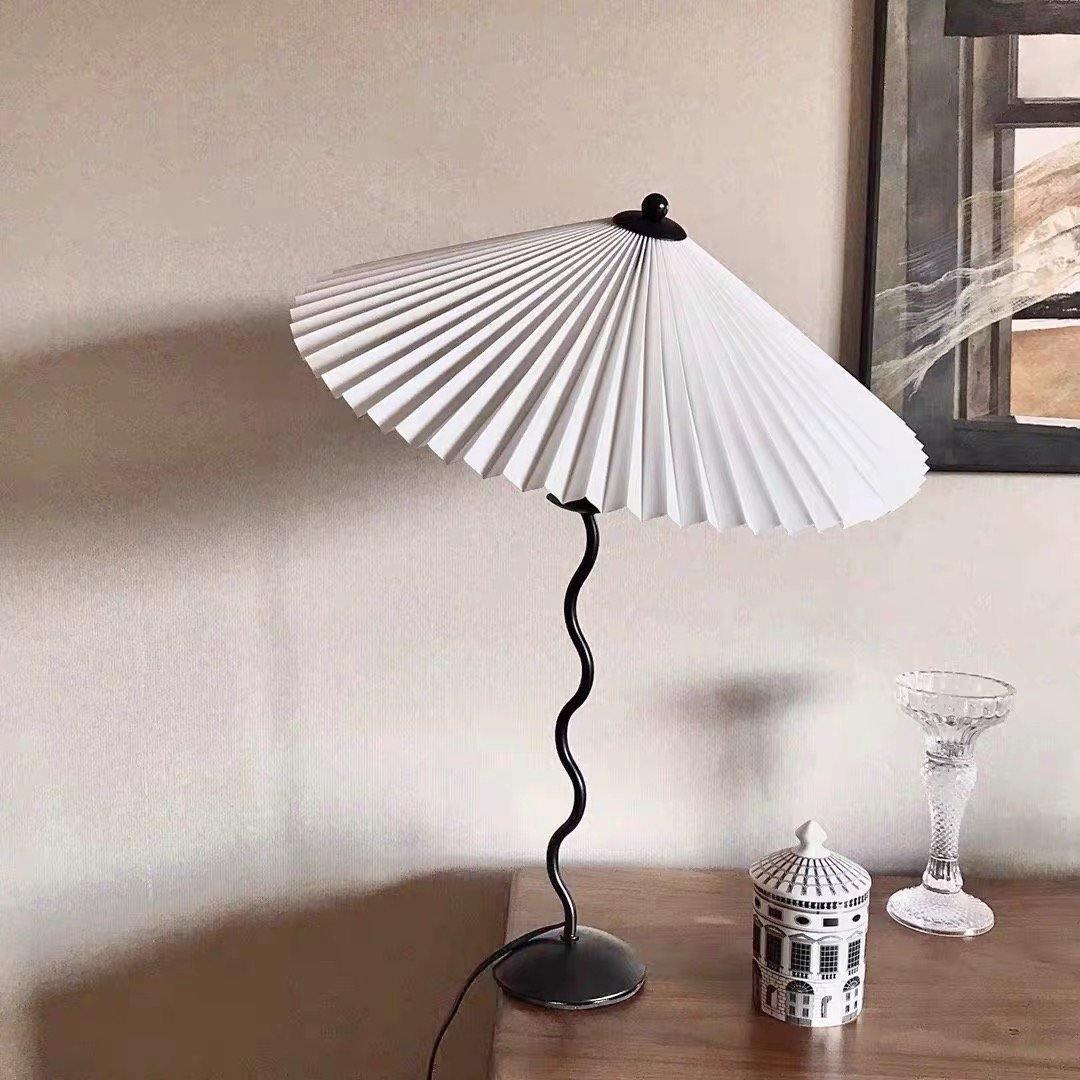 Floroux - Lampe de table LED en arc pour une ambiance moderne