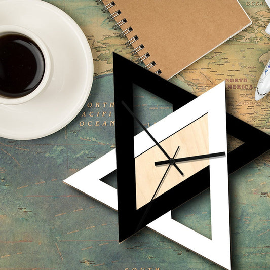 Floroux | Horloge murale style triangle artistique
