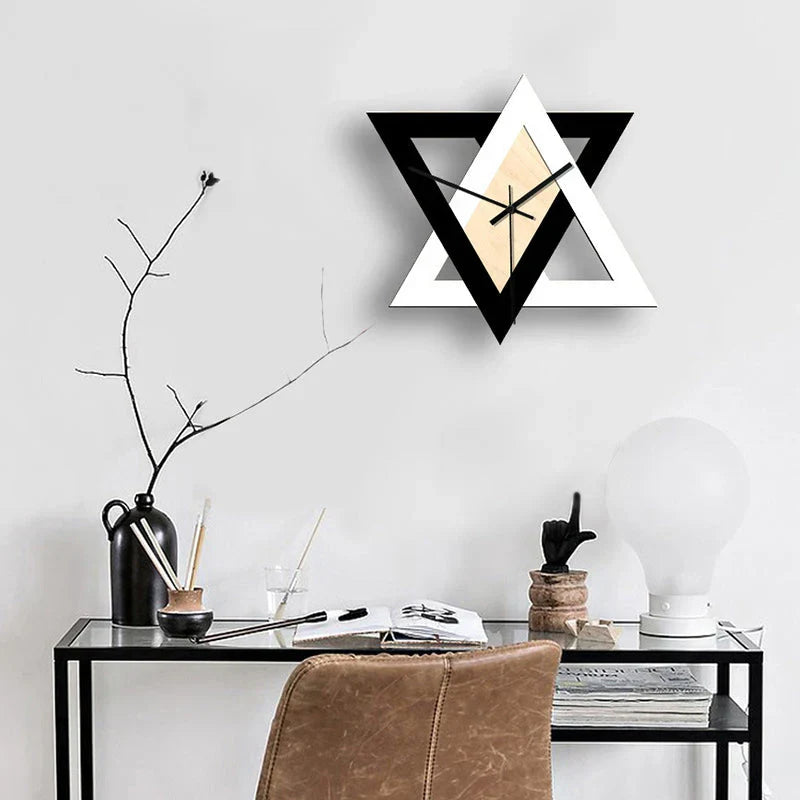 Floroux | Horloge murale style triangle artistique