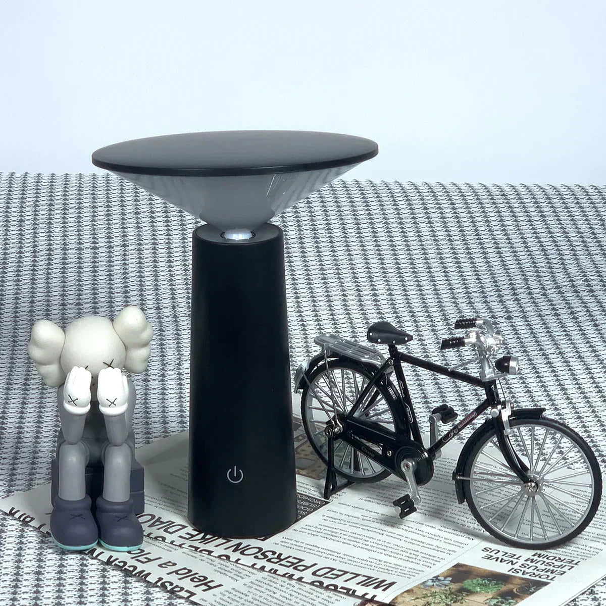 Floroux - Lampe de table LED mince et portable pour une atmosphère conviviale
