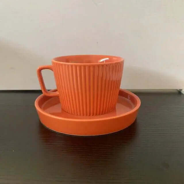 Tasses à petit déjeuner très uniques dans un style scandinave moderne