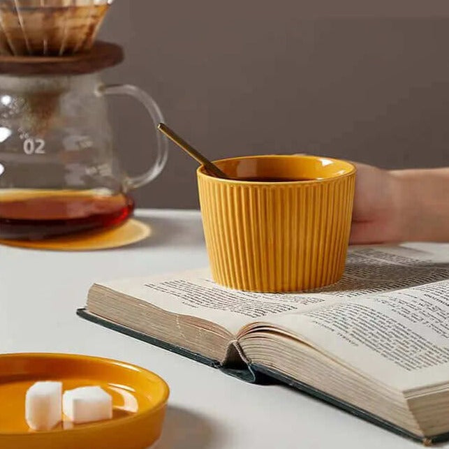 Tasses à petit déjeuner très uniques dans un style scandinave moderne