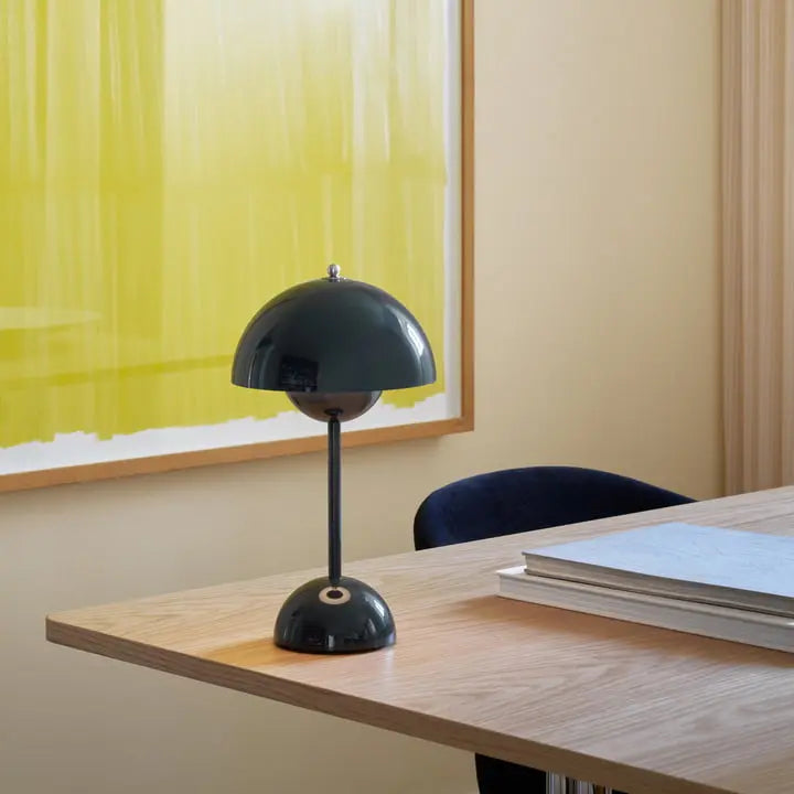 LunarGlow - Lampe de table LED pour une ambiance élégante