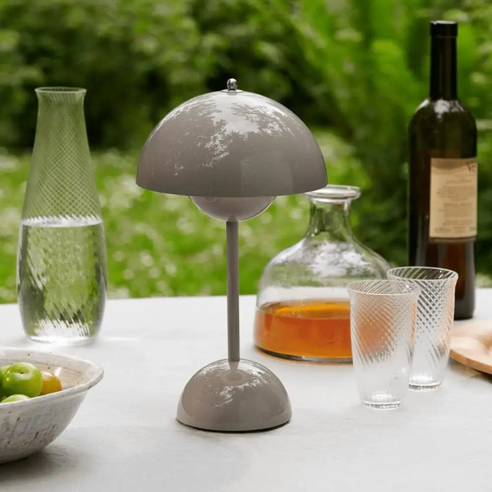 LunarGlow - Lampe de table LED pour une ambiance élégante
