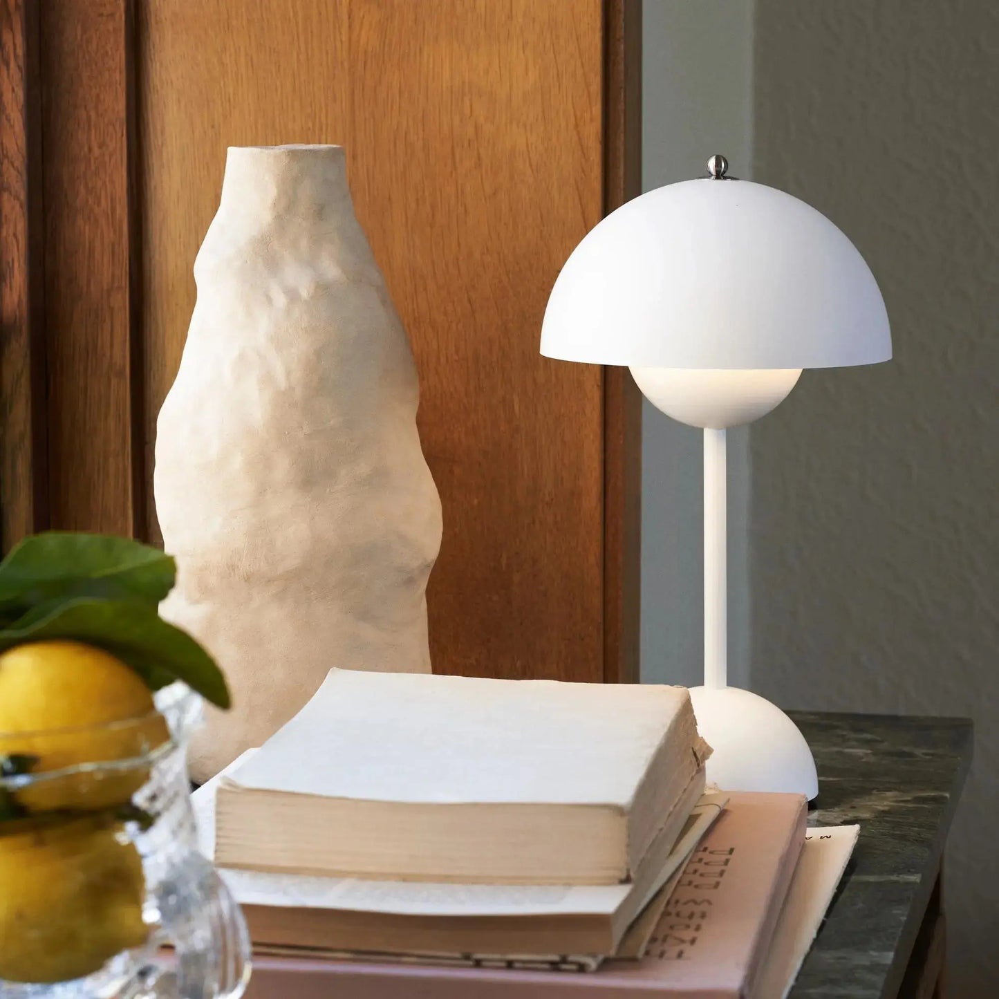 LunarGlow - Lampe de table LED pour une ambiance élégante