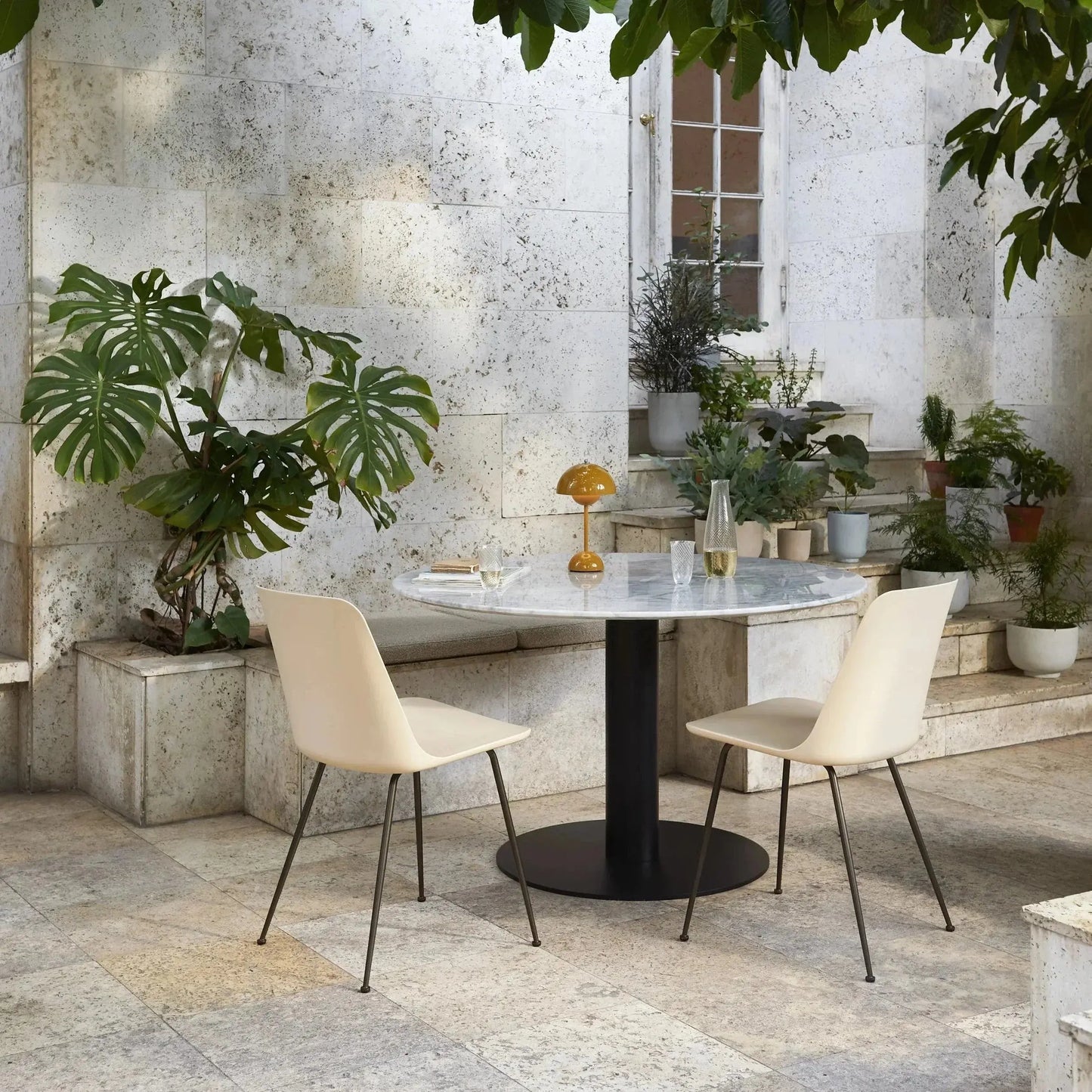 LunarGlow - Lampe de table LED pour une ambiance élégante