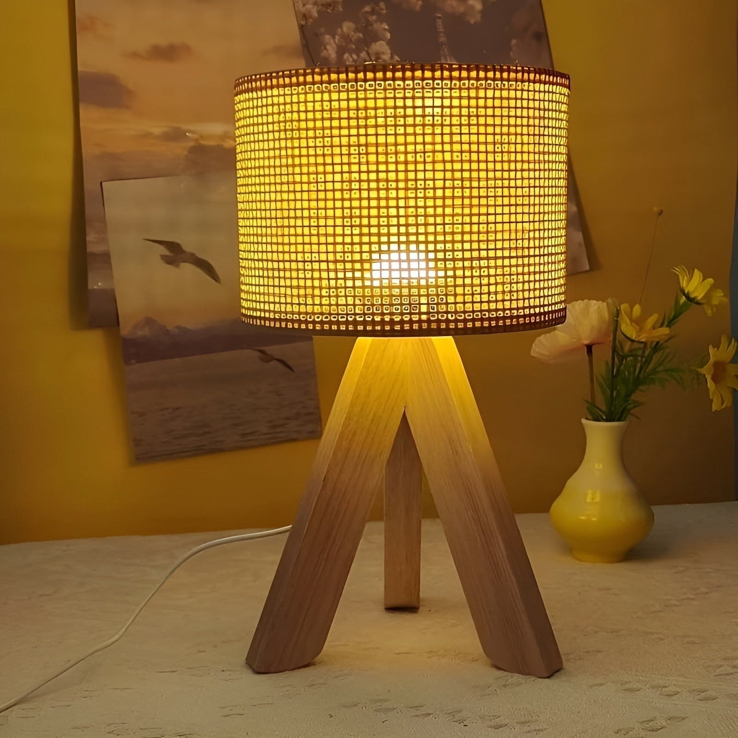 Lampe de table en rotin fait à la main avec USB et LED - Design élégant et durable
