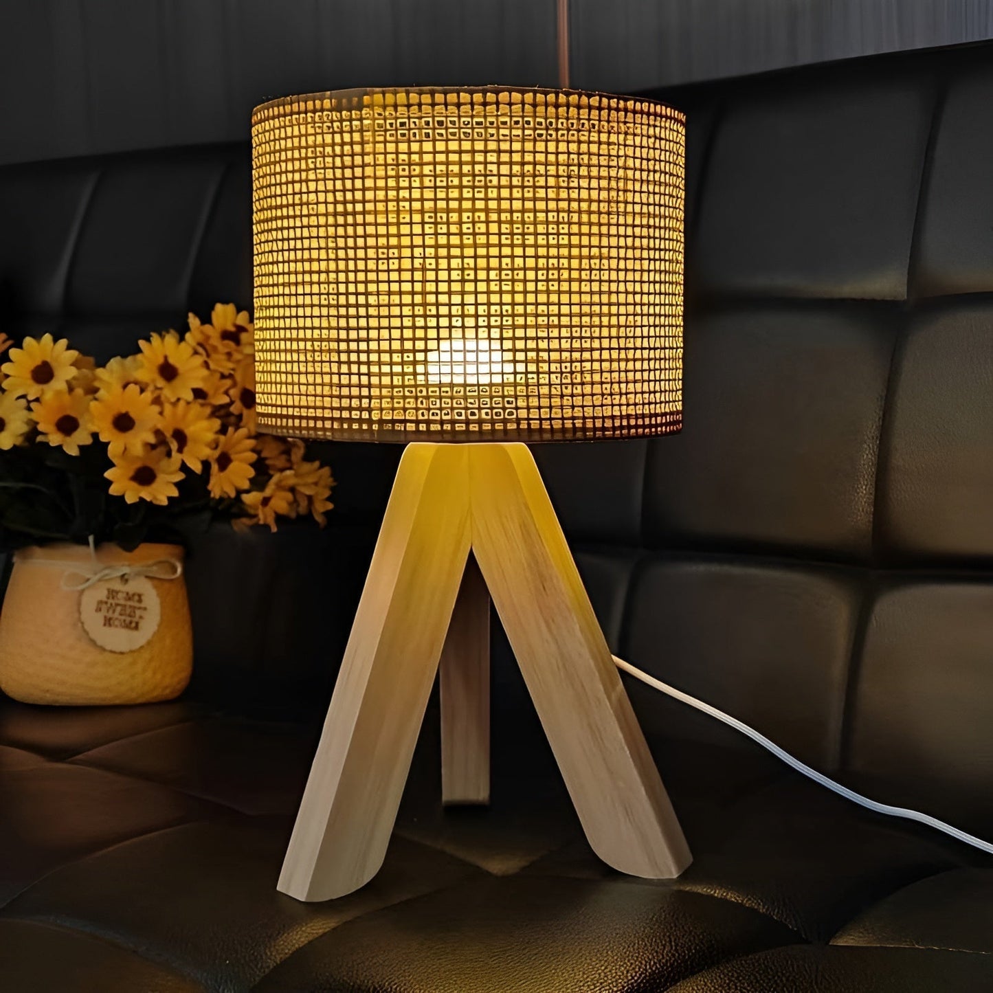Lampe de table en rotin fait à la main avec USB et LED - Design élégant et durable
