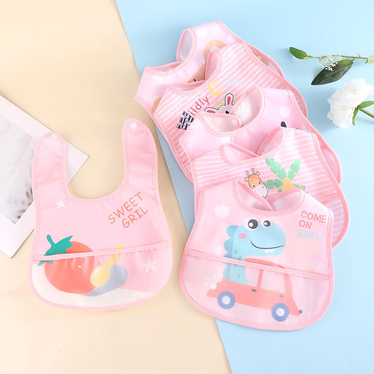 AquaGuard - Ensemble de 5 Bavoirs Réglables pour Bébé