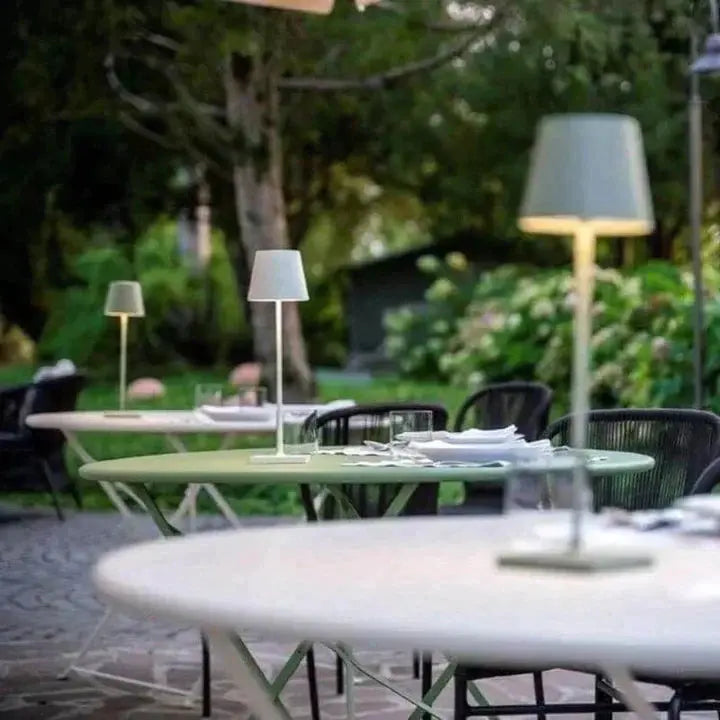 LumiLux - Lampe de table sans fil élégante