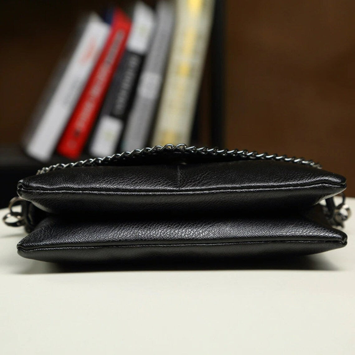 Alexa Clutch – Élégance Intemporelle dans la Mode