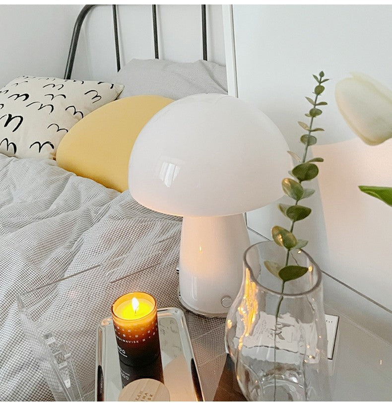 Lampe de table champignon radieuse
