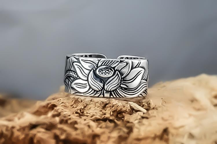 Anneau Lotus Sutra Argent Élegant | Design Unique et Tendance