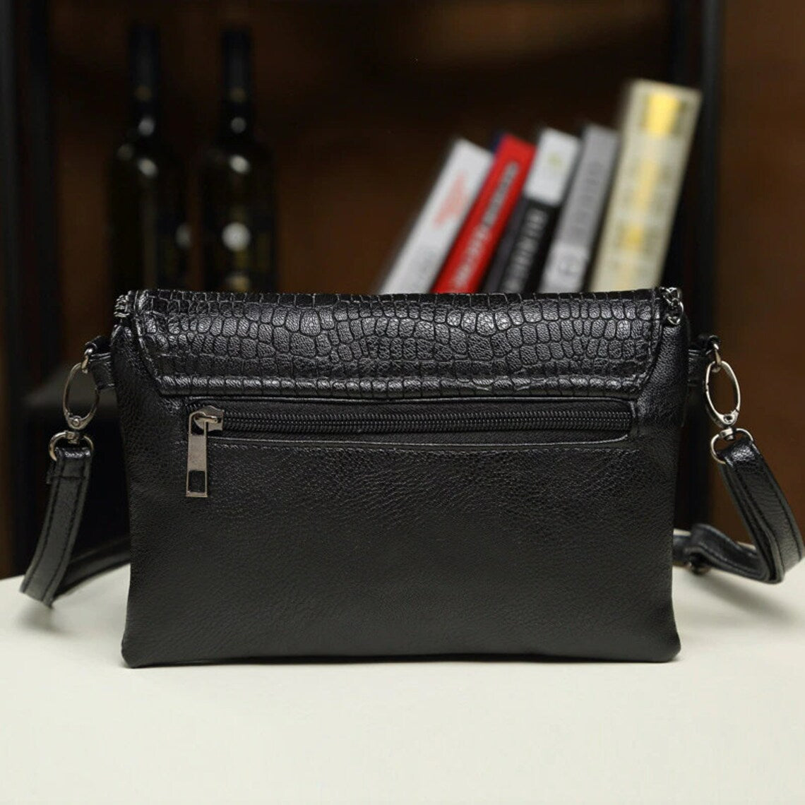 Alexa Clutch – Élégance Intemporelle dans la Mode