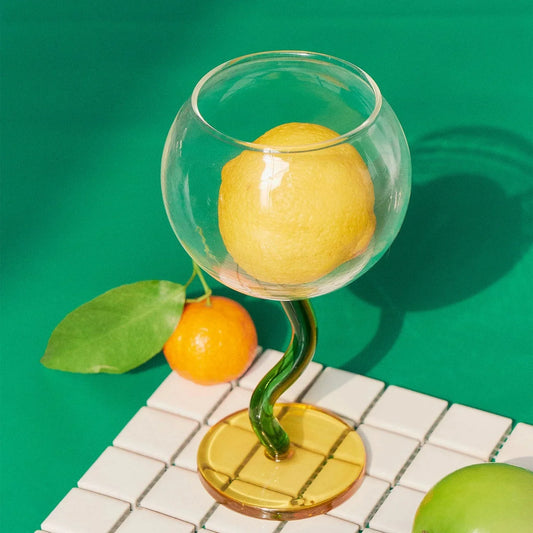 Verre coloré avec tige torsadée