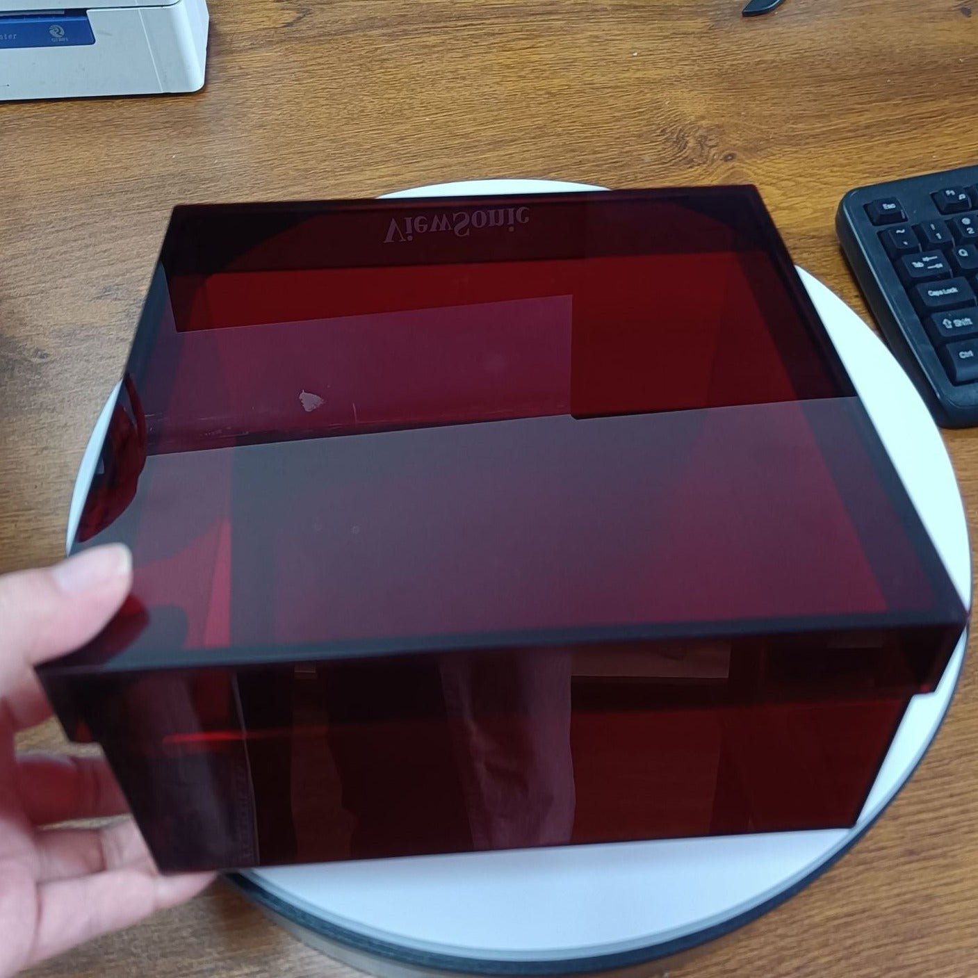 Coffre de rangement coloré en acrylique avec couvercle