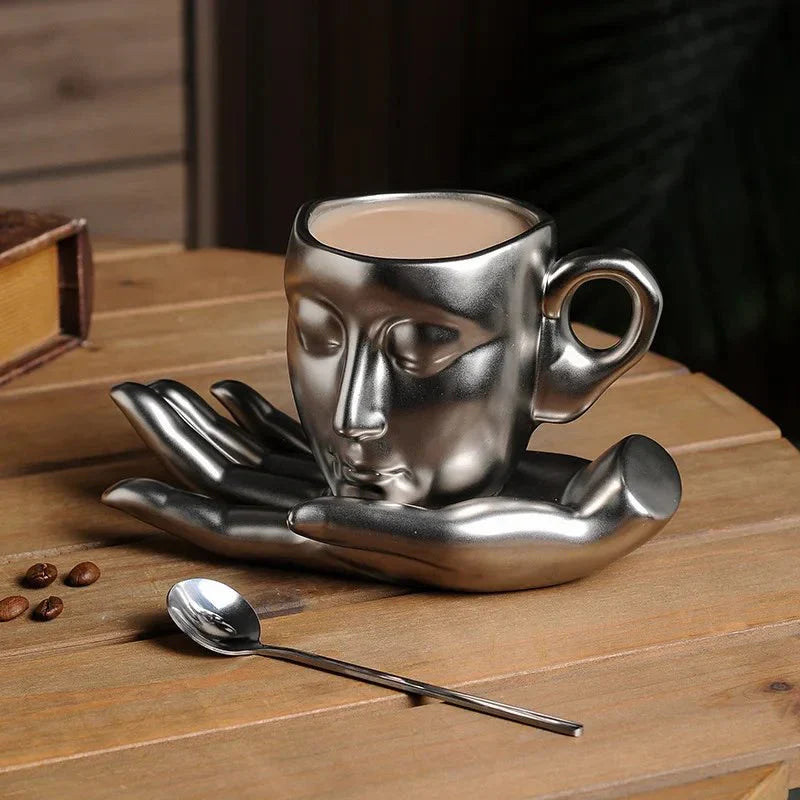 Ensemble de tasses à café avec forme de visage minimaliste