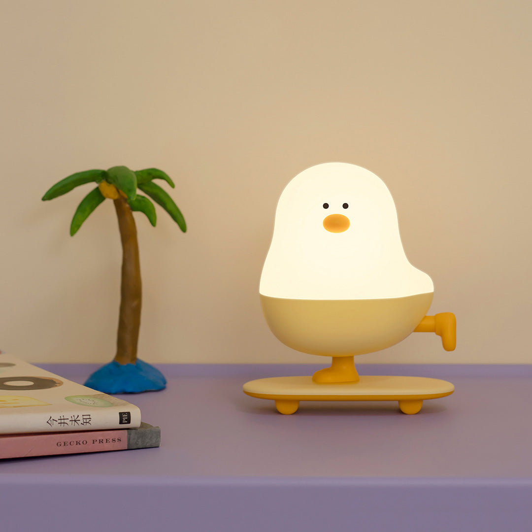 Lampe de nuit LED en silicone squeaky skateboard chicken - Cadeau parfait pour les enfants et les filles