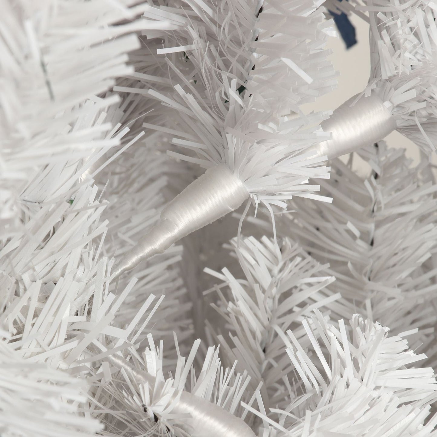 Arbre de Noël artificiel mince blanc de 7,5 pieds avec support en métal pliable – Parfait pour les petits espaces et la décoration des fêtes 2024