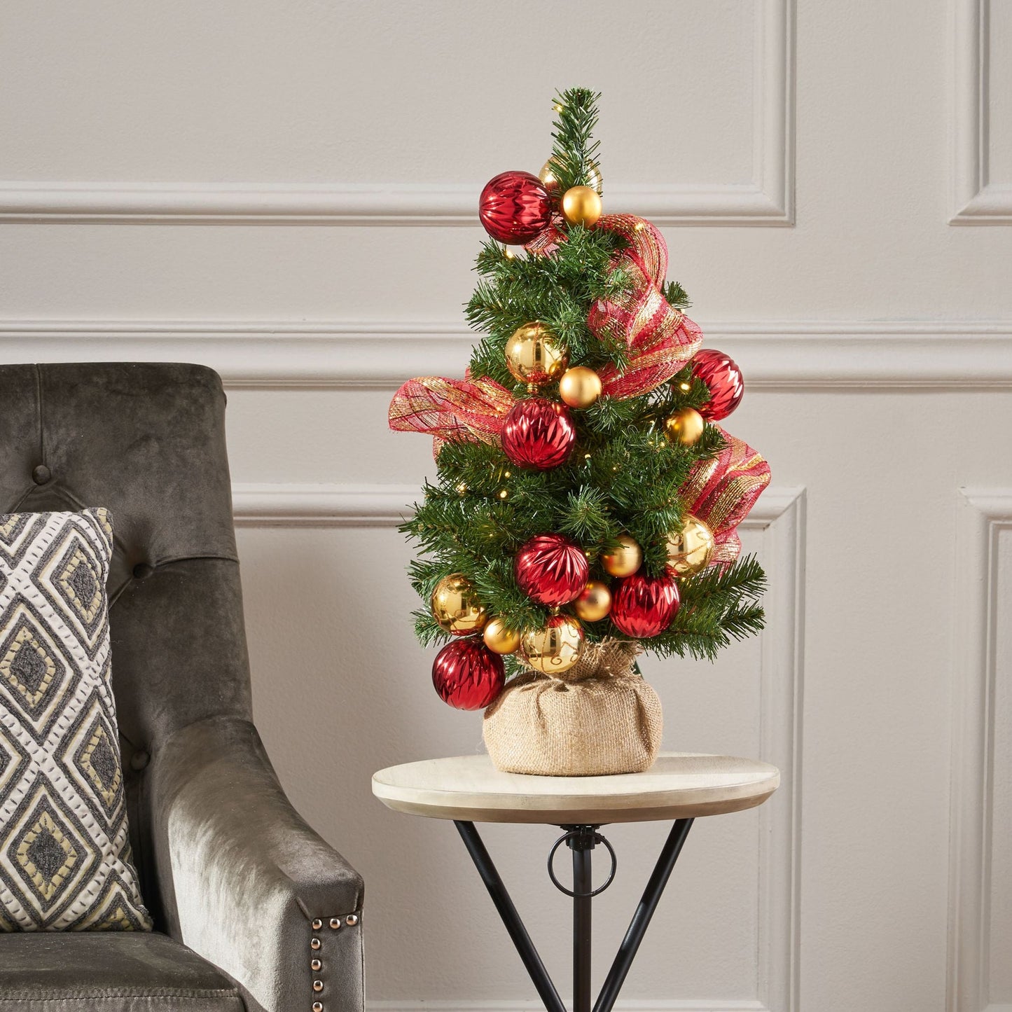 2' Arbre de Noël en jute rouge et or avec 50 lumières LED blanches chaudes - Décor de vacances à piles pour une ambiance festive 2024
